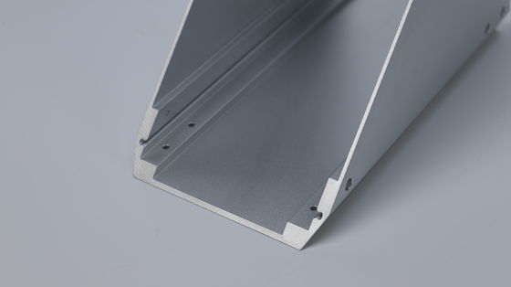Grade 6000 Series Silver Anodized Aluminium Extrusion Profiles with Customized Size